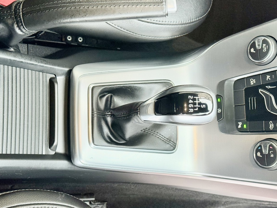 Used Volvo V40 2017 for sale - 76643481: Photo 23