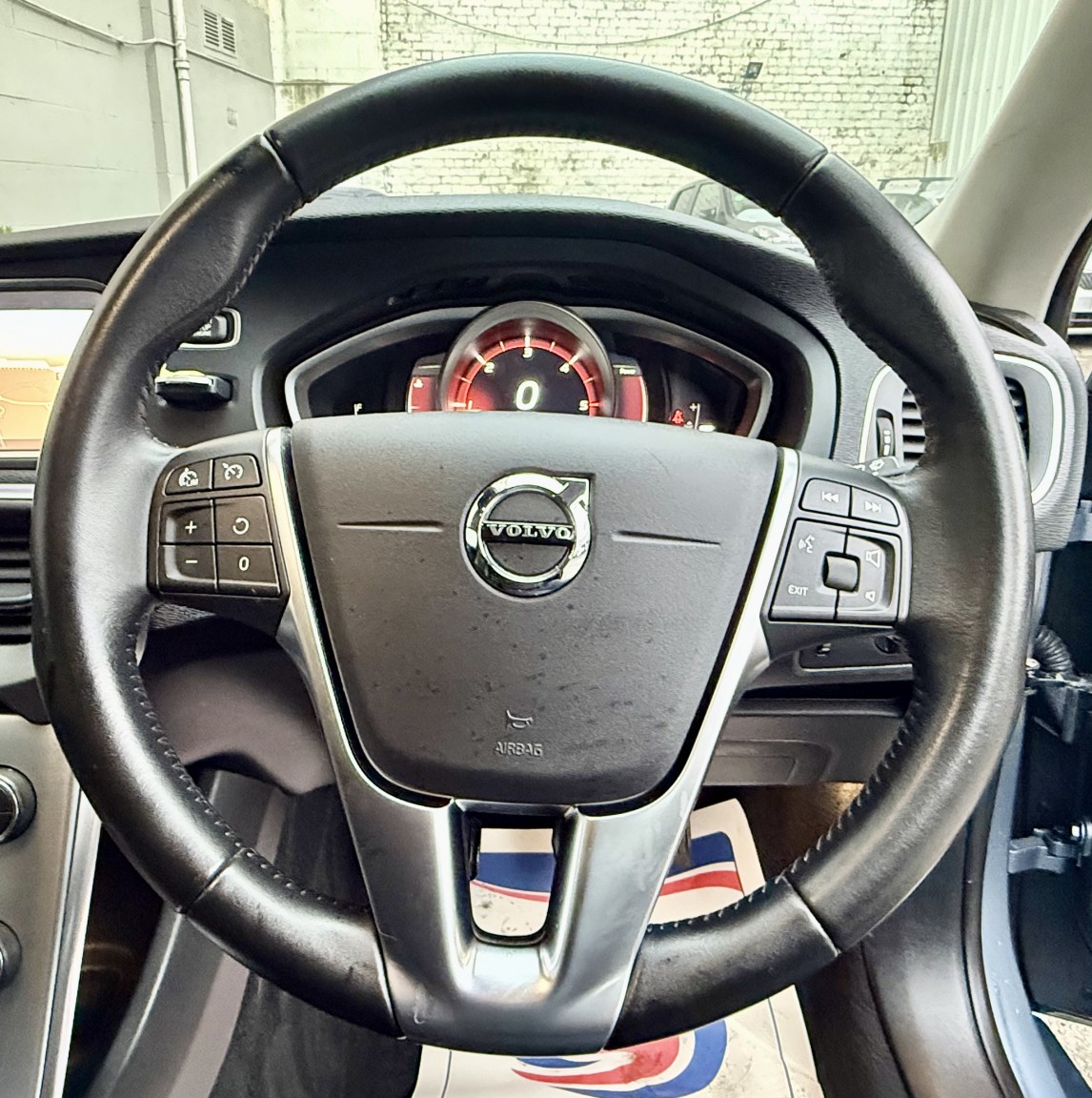 Used Volvo V40 2017 for sale - 76643481: Photo 26