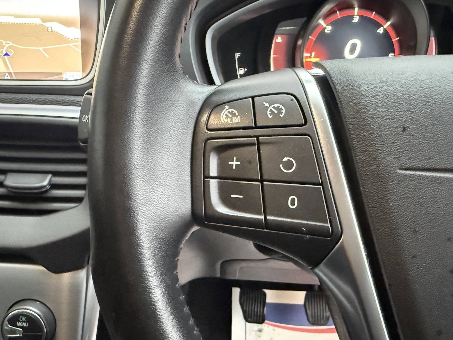 Used Volvo V40 2017 for sale - 76643481: Photo 27