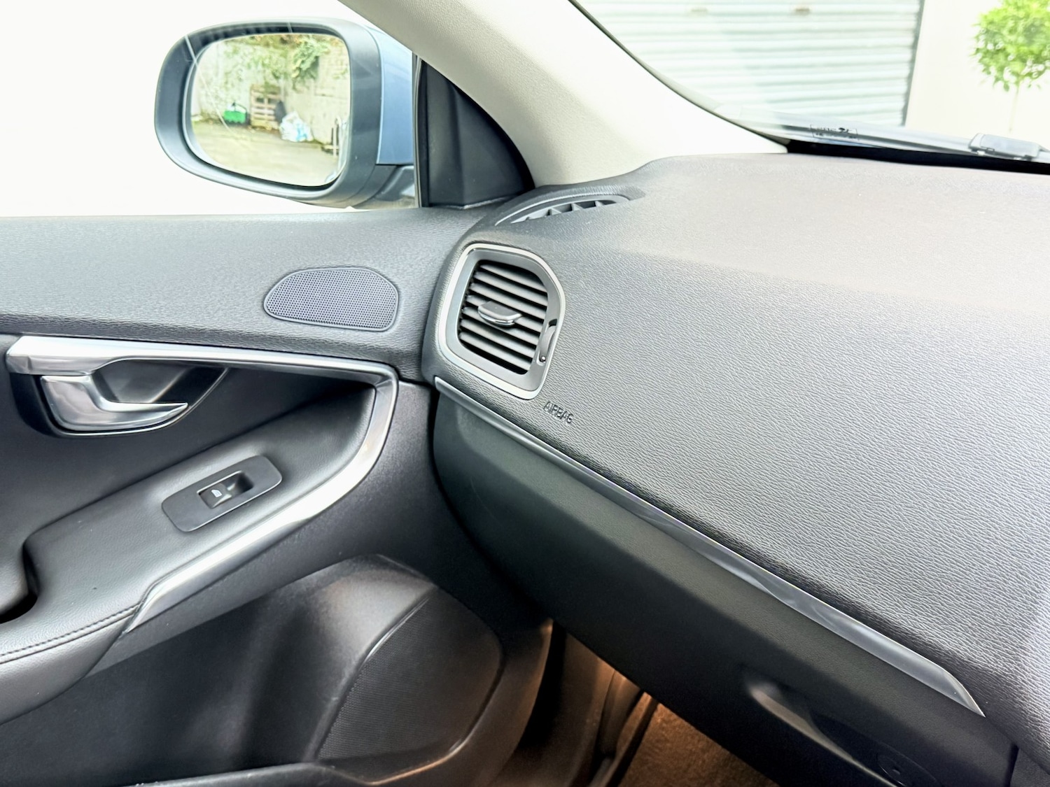 Used Volvo V40 2017 for sale - 76643481: Photo 31