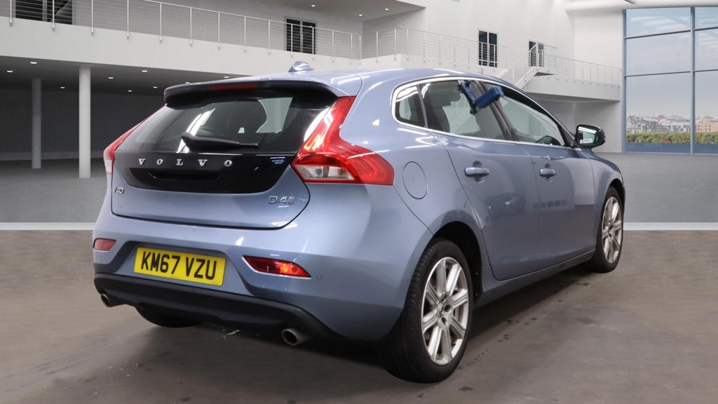 Used Volvo V40 2017 for sale - 76643481: Photo 4
