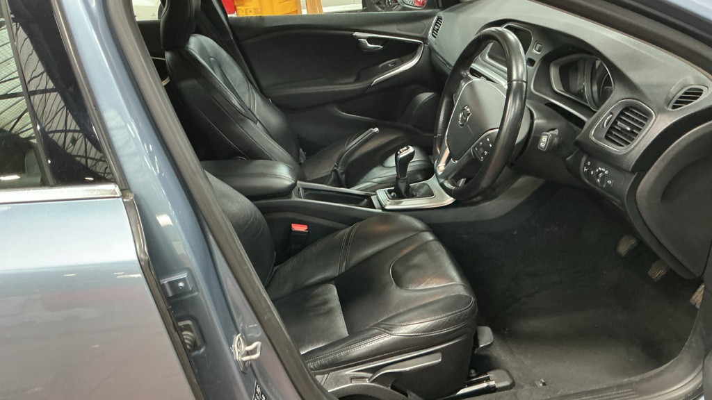 Used Volvo V40 2017 for sale - 76643481: Photo 7