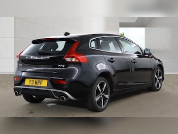 Used Volvo V40 2017 for sale - 79033096: Photo