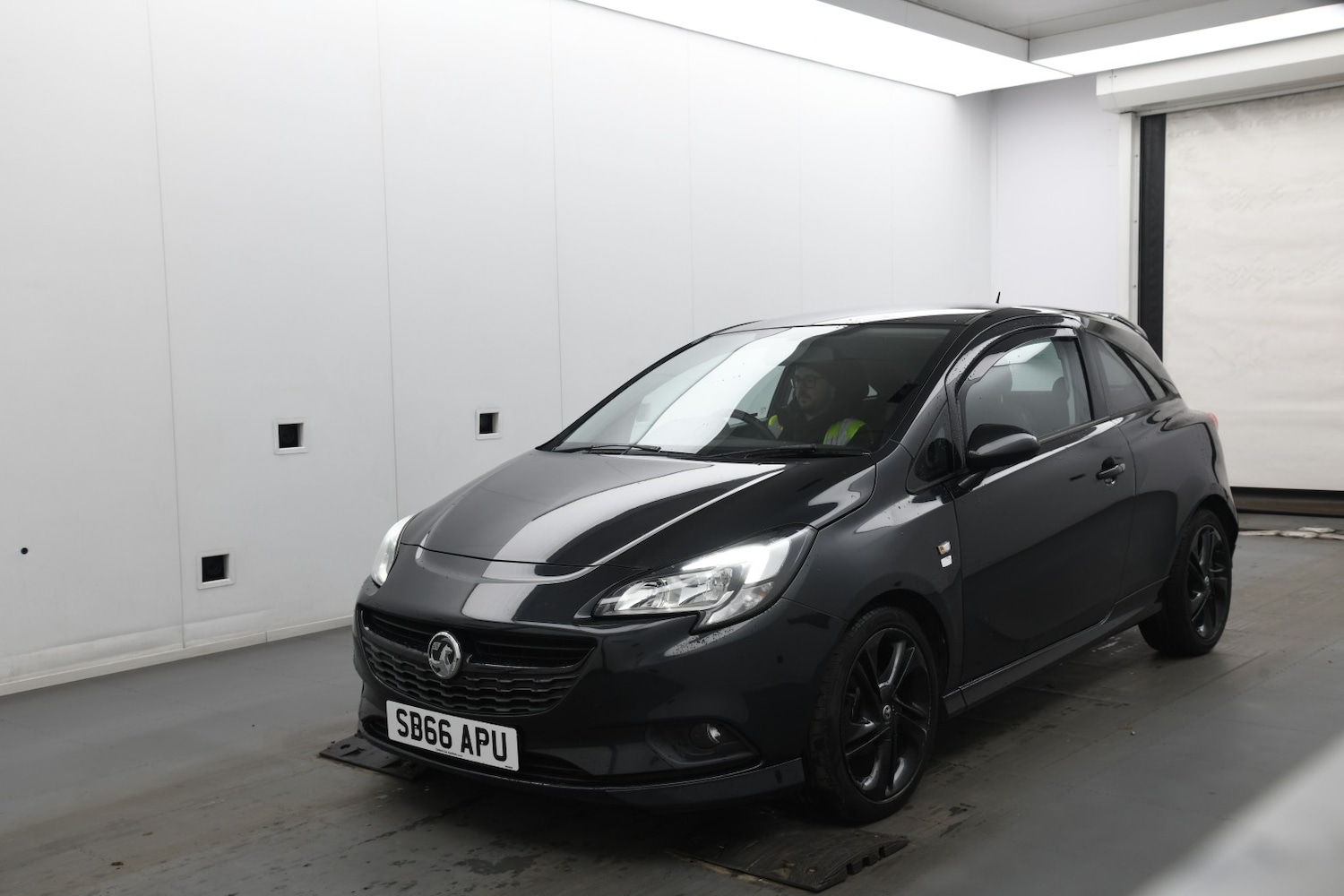 Used Vauxhall Corsa 2016 for sale - 77981790: Photo 2