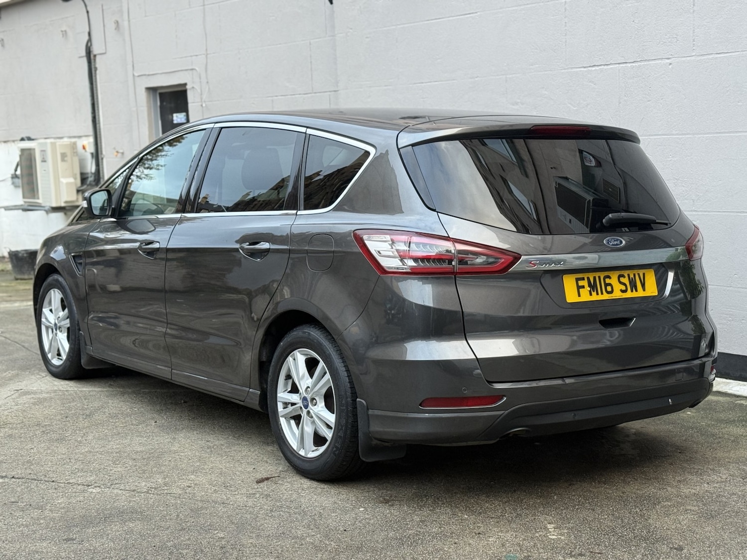 Used Ford S-Max 2016 for sale - 76237159: Photo 3