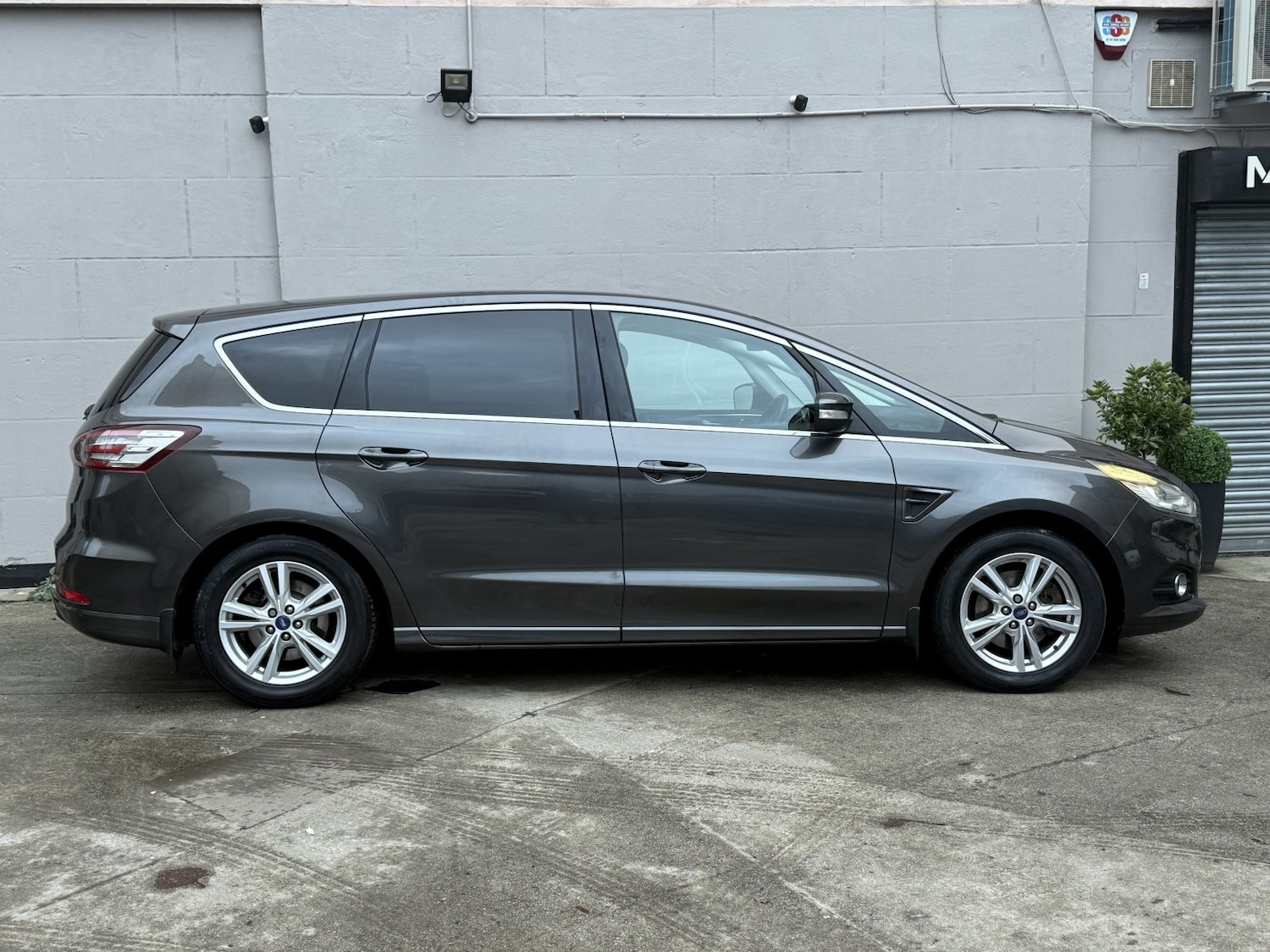 Used Ford S-Max 2016 for sale - 76237159: Photo 5