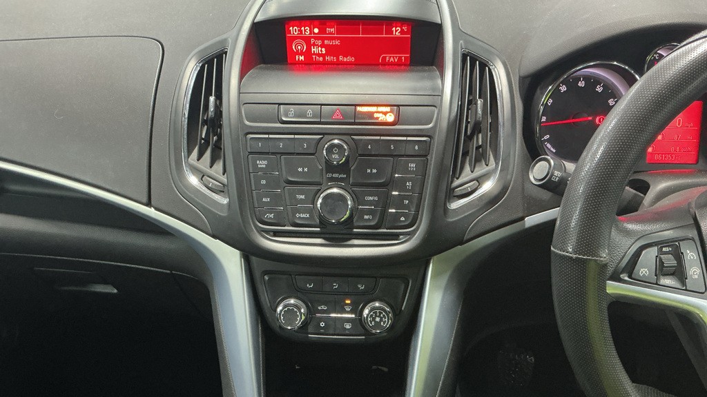 Used Vauxhall Zafira Tourer 2015 for sale - 77385307: Photo 8