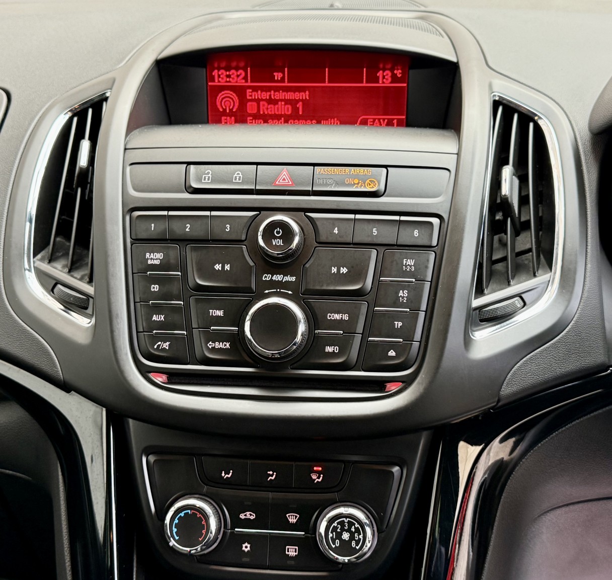 Used Vauxhall Zafira Tourer 2014 for sale - 76439910: Photo 19