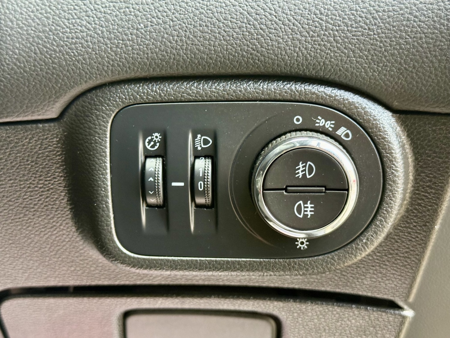 Used Vauxhall Zafira Tourer 2014 for sale - 76439910: Photo 24