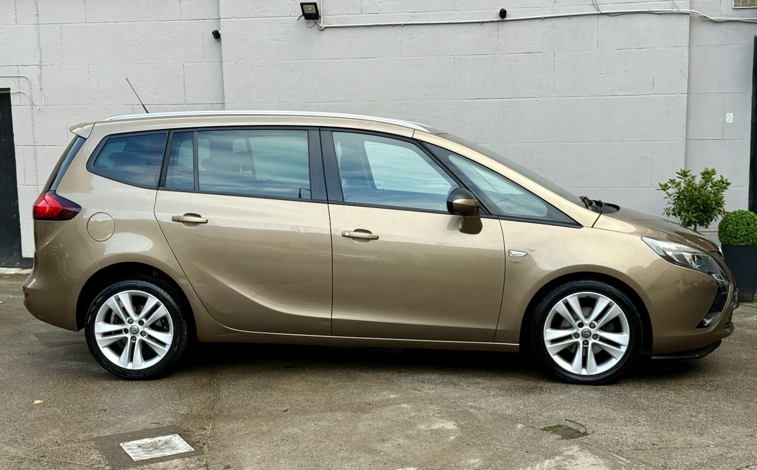 Used Vauxhall Zafira Tourer 2014 for sale - 76439910: Photo 5