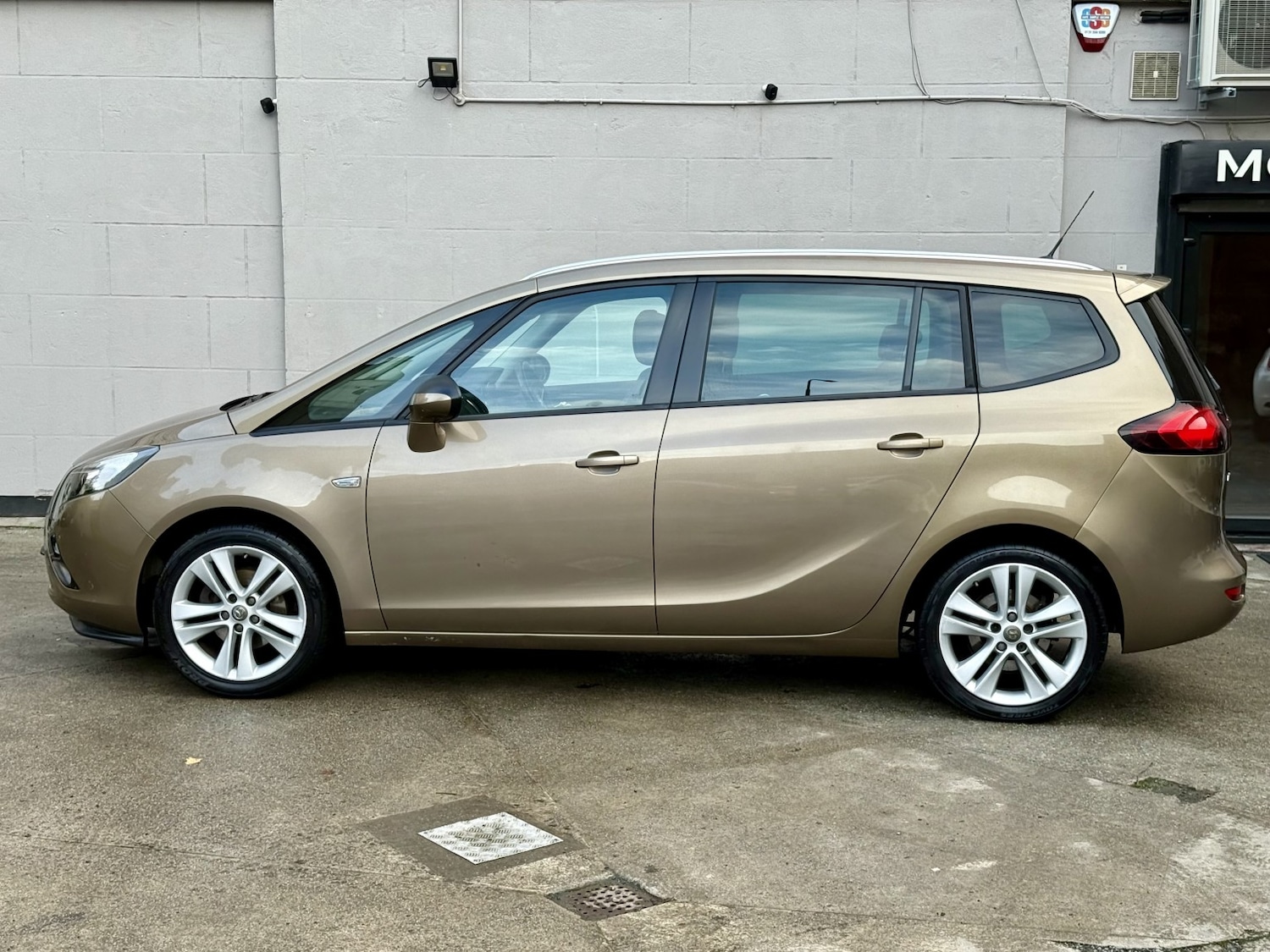 Used Vauxhall Zafira Tourer 2014 for sale - 76439910: Photo 7