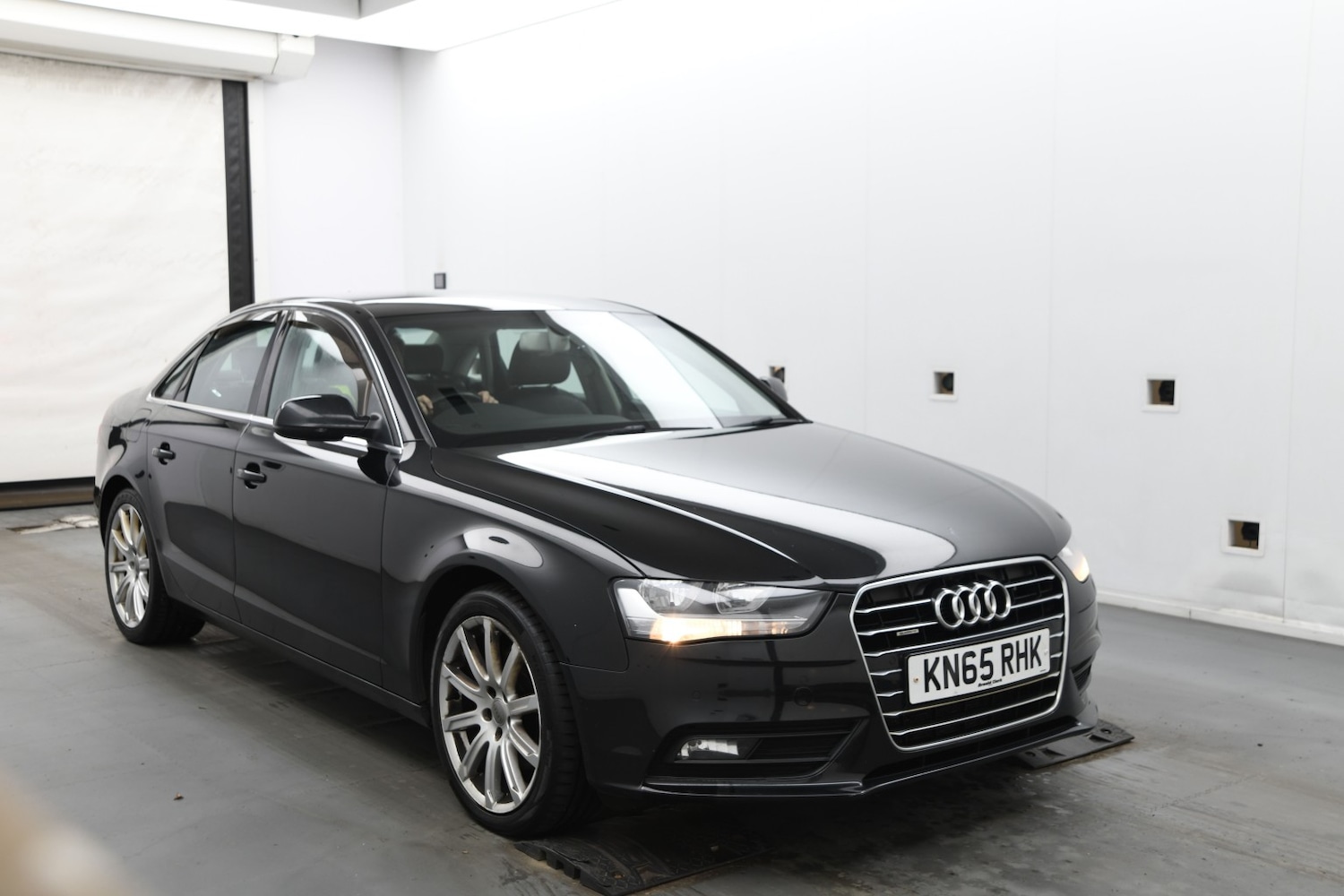 Used Audi A4 2015 for sale - 76836939: Photo 1