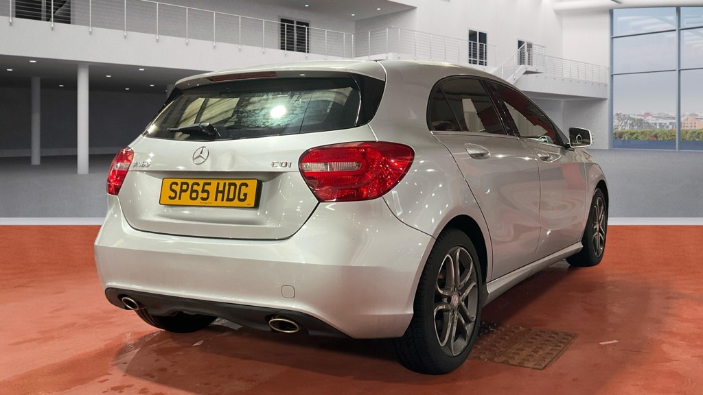 Used Mercedes-Benz A-Class 2015 for sale - 76643378: Photo 2