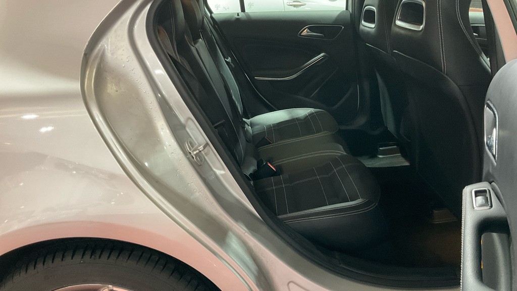 Used Mercedes-Benz A-Class 2015 for sale - 76643378: Photo 4