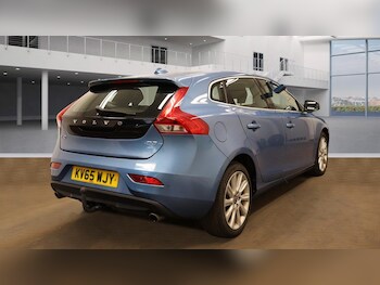 Used Volvo V40 2015 for sale - 75446446: Photo