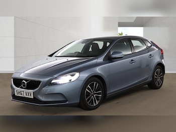 Used Volvo V40 2017 for sale - 79400710: Photo