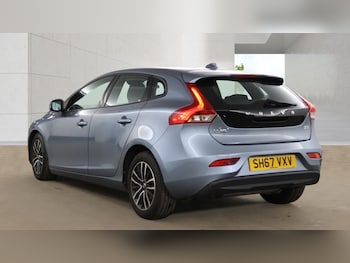 Used Volvo V40 2017 for sale - 79400710: Photo
