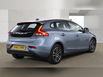Used Volvo V40 2017 for sale - 79400710: Photo
