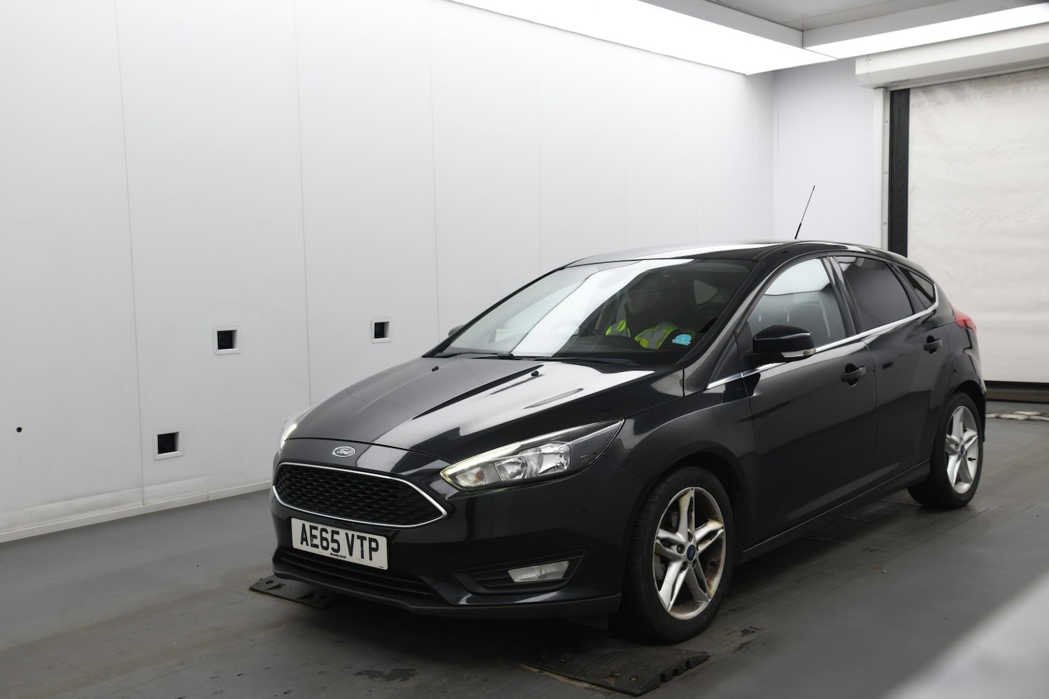 Used Ford Focus 2015 for sale - 77977068: Photo 2