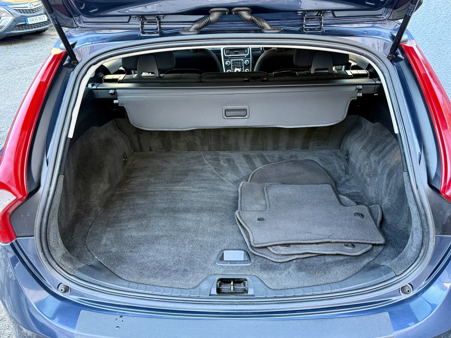 Used Volvo V60 2015 for sale - 76618614: Photo 11