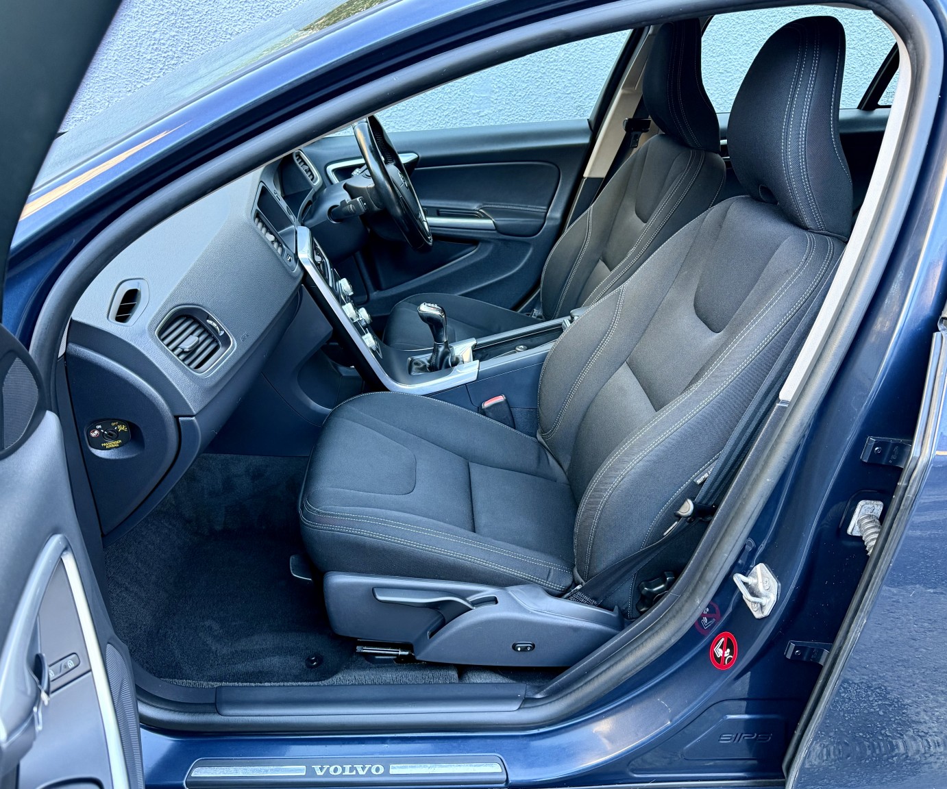 Used Volvo V60 2015 for sale - 76618614: Photo 12