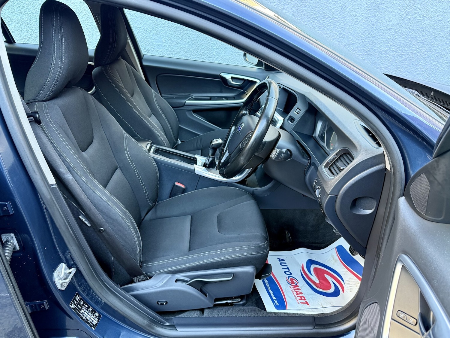 Used Volvo V60 2015 for sale - 76618614: Photo 15