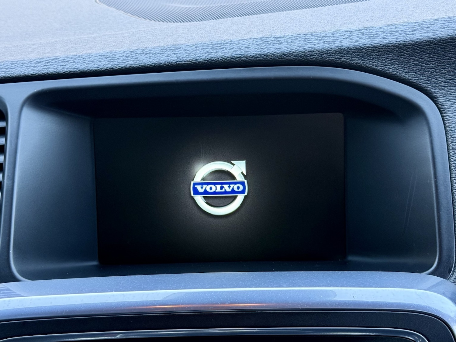 Used Volvo V60 2015 for sale - 76618614: Photo 20