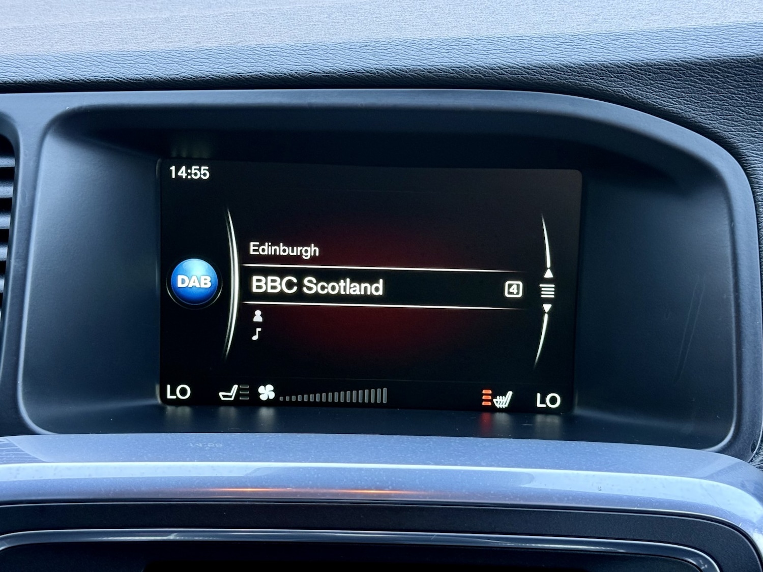 Used Volvo V60 2015 for sale - 76618614: Photo 23