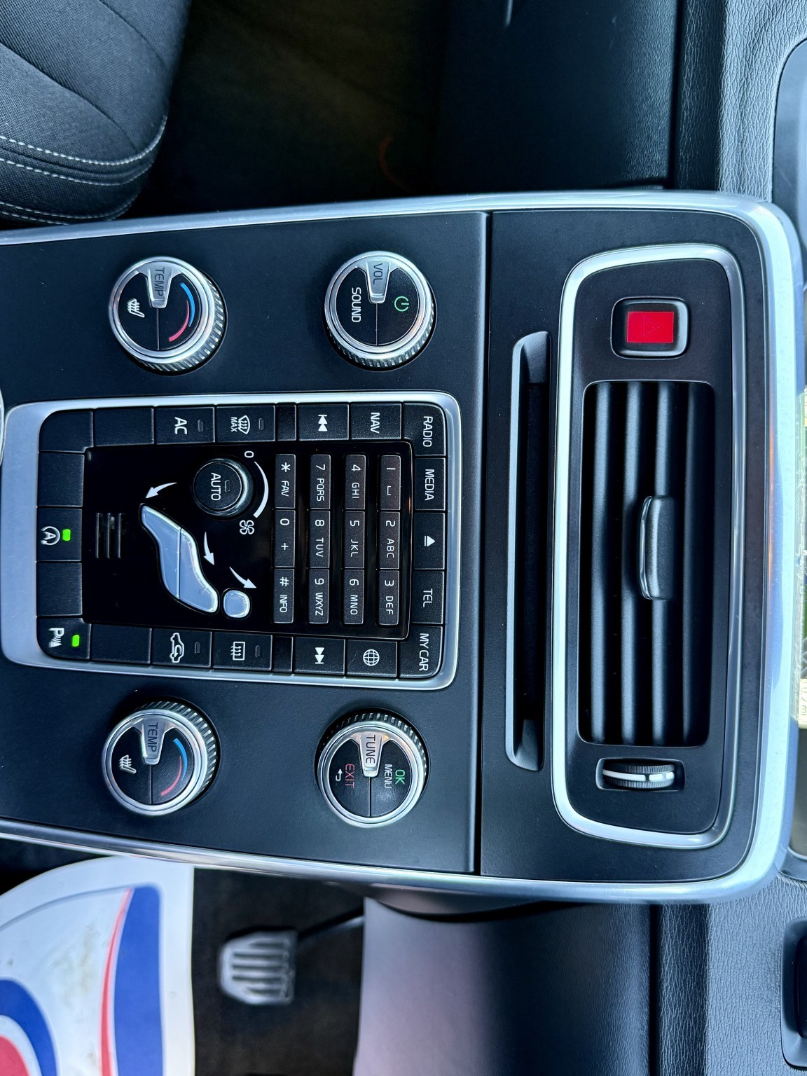 Used Volvo V60 2015 for sale - 76618614: Photo 24