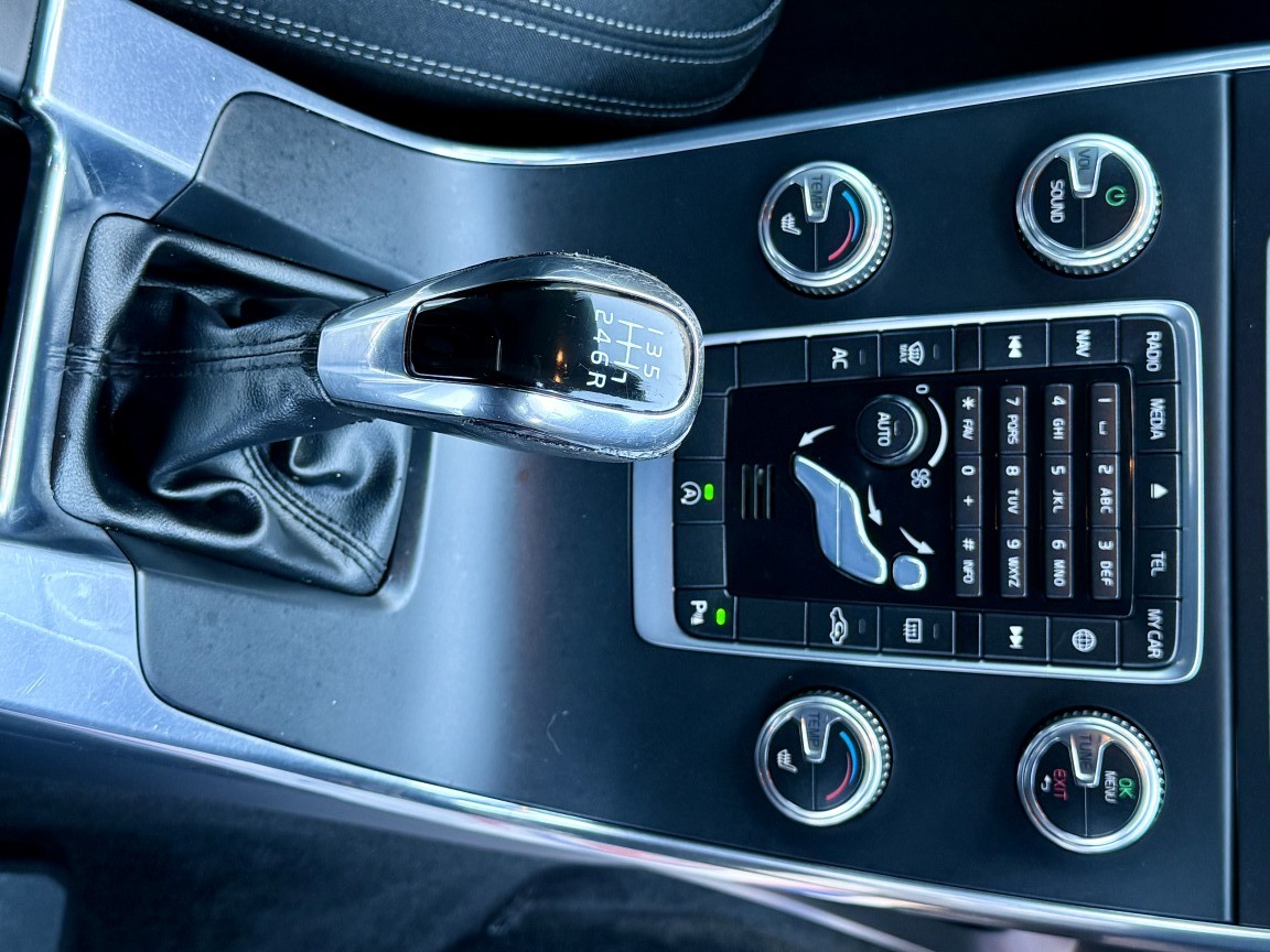 Used Volvo V60 2015 for sale - 76618614: Photo 25