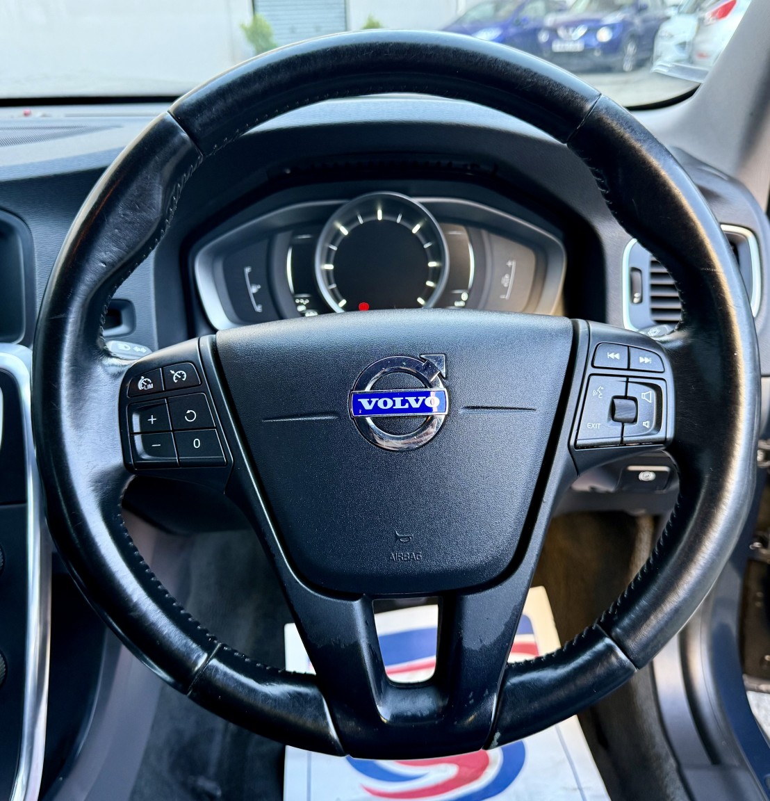 Used Volvo V60 2015 for sale - 76618614: Photo 26