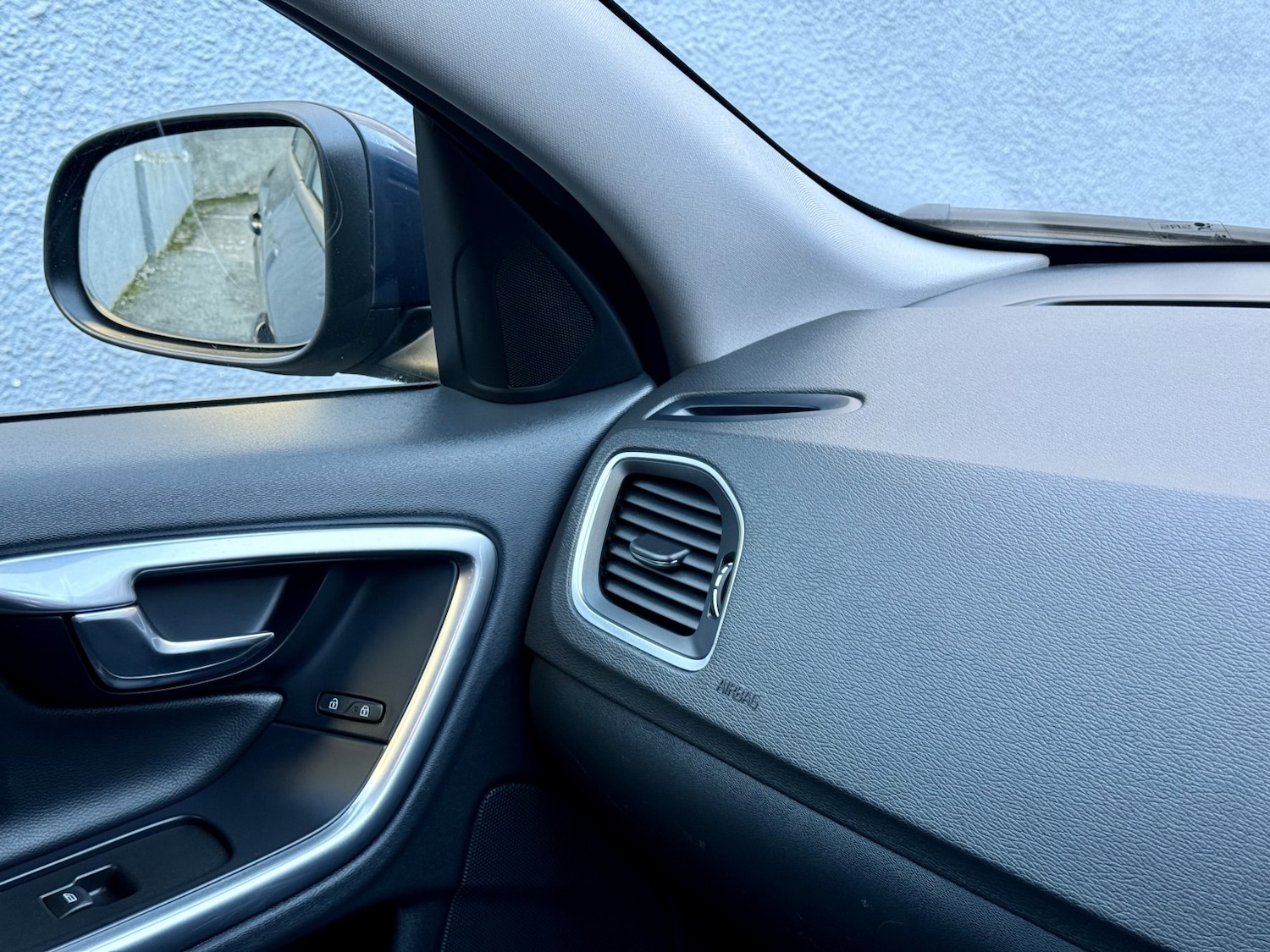 Used Volvo V60 2015 for sale - 76618614: Photo 29