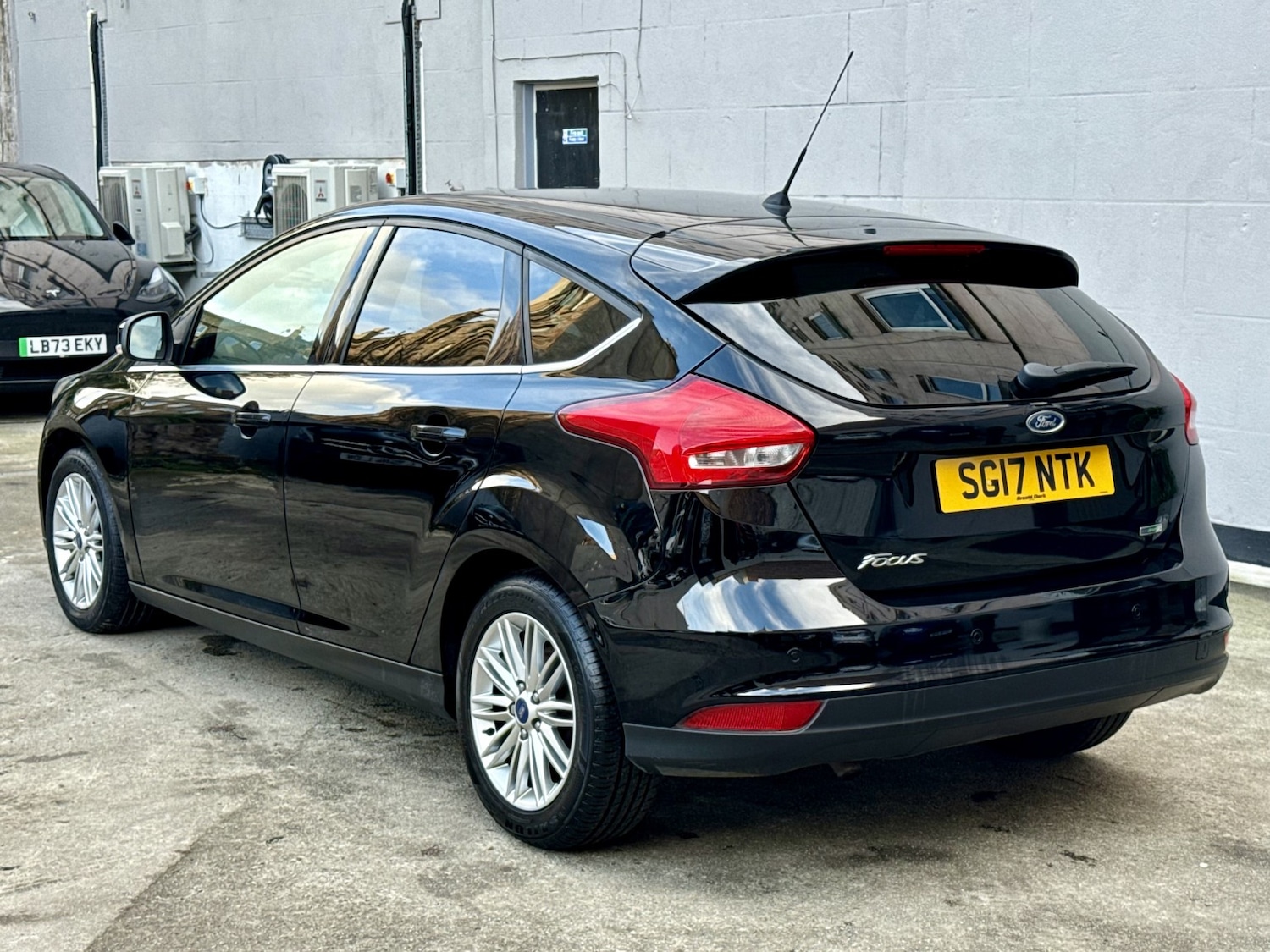 Used Ford Focus 2017 for sale - 76793125: Photo 2