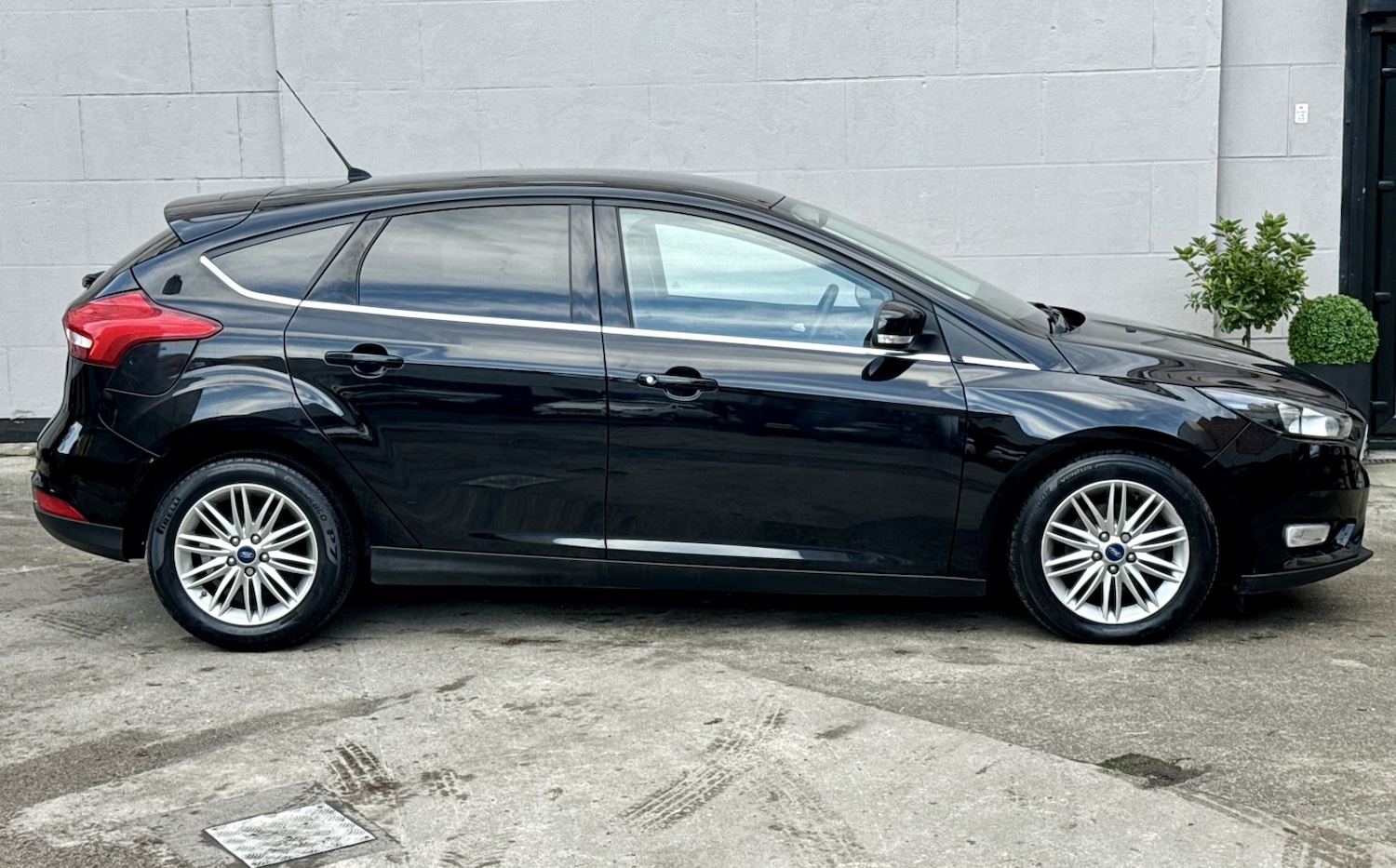 Used Ford Focus 2017 for sale - 76793125: Photo 4