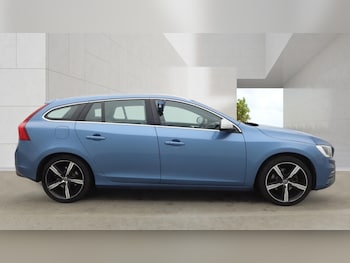 Used Volvo V60 2016 for sale - 78213546: Photo
