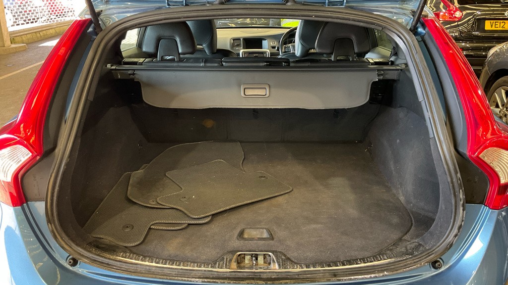 Used Volvo V60 2016 for sale - 78213546: Photo 6