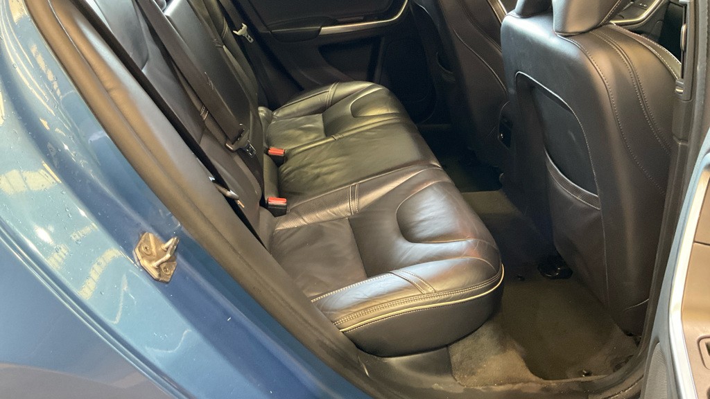 Used Volvo V60 2016 for sale - 78213546: Photo 7