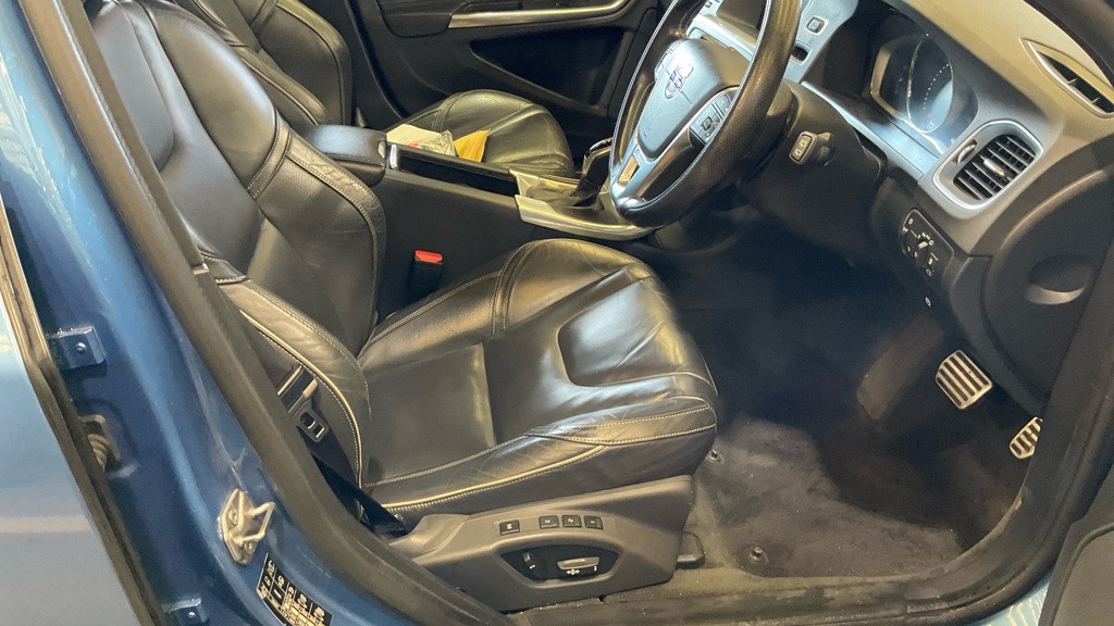 Used Volvo V60 2016 for sale - 78213546: Photo 8