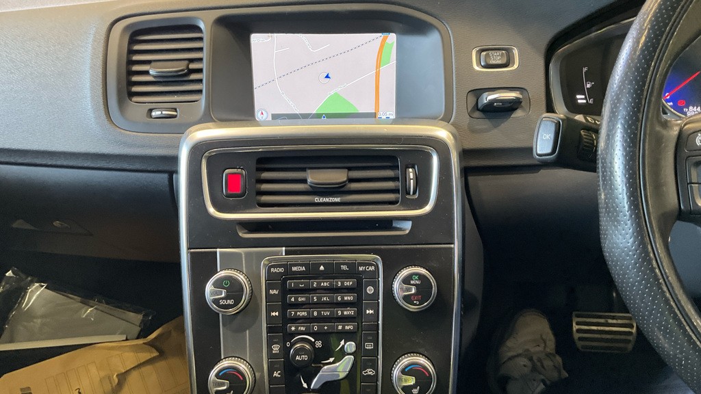 Used Volvo V60 2016 for sale - 78213546: Photo 9