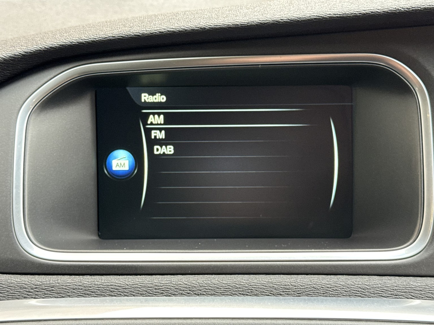 Used Volvo V40 2016 for sale - 76455502: Photo 23