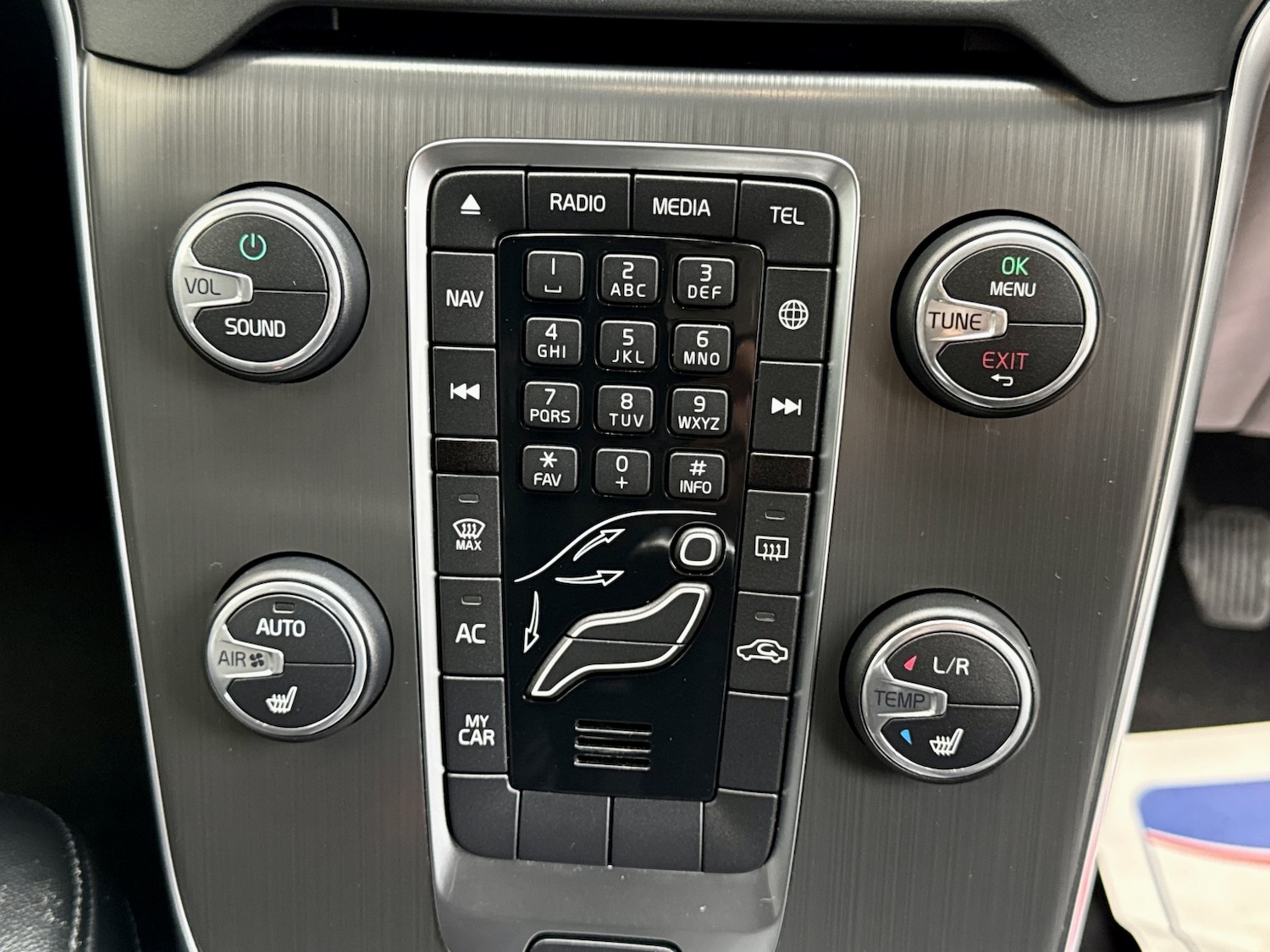 Used Volvo V40 2016 for sale - 76455502: Photo 25