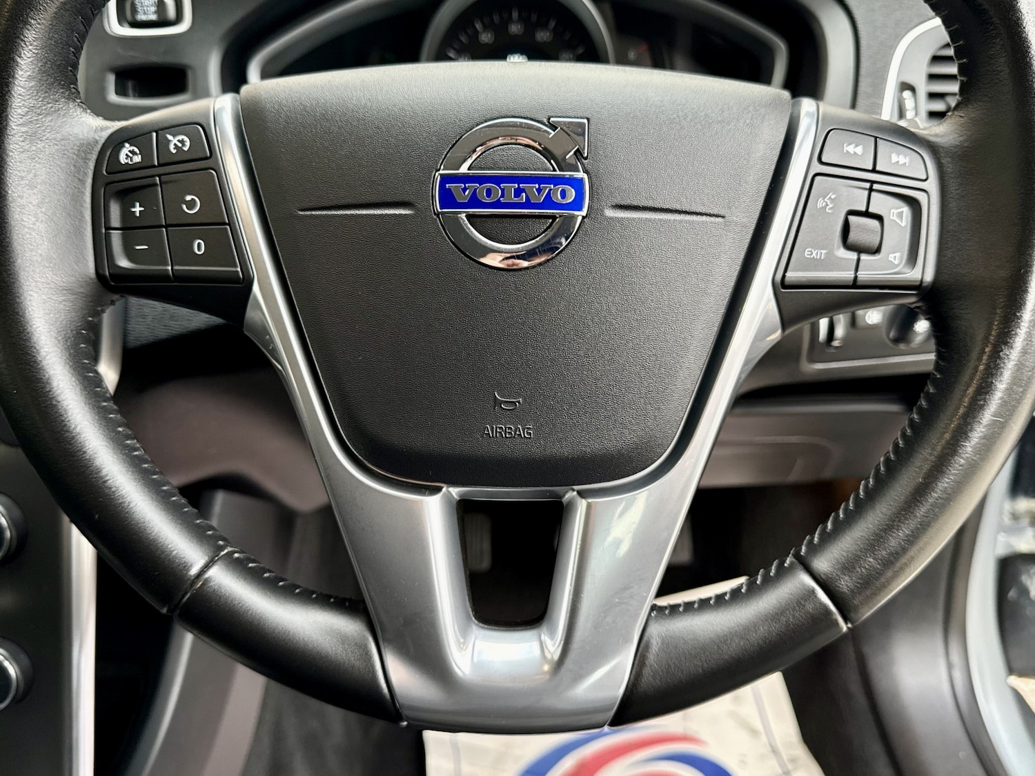 Used Volvo V40 2016 for sale - 76455502: Photo 28