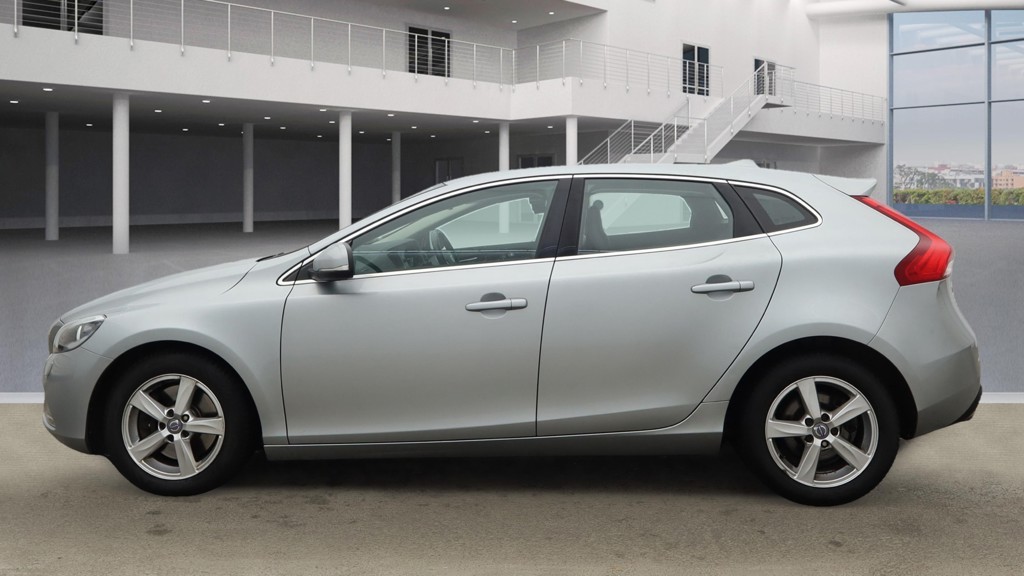 Used Volvo V40 2016 for sale - 76455502: Photo 6