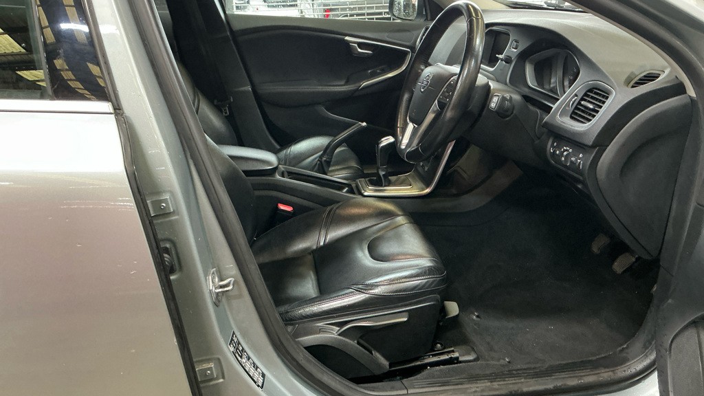 Used Volvo V40 2016 for sale - 76455502: Photo 7