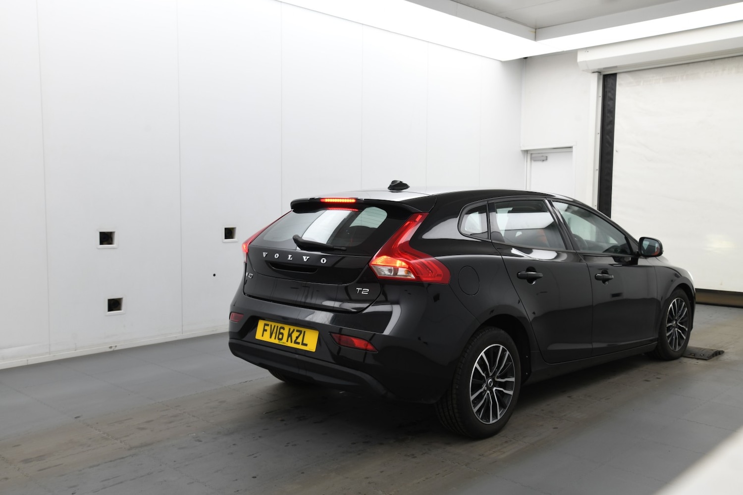 Used Volvo V40 2016 for sale - 77303643: Photo 3