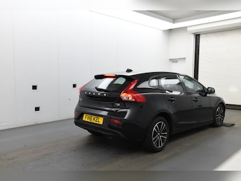 Used Volvo V40 2016 for sale - 77303643: Photo