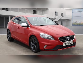 2016 - T2 [122] R DESIGN 5dr