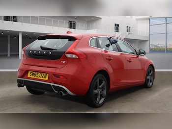 Used Volvo V40 2016 for sale - 76758852: Photo