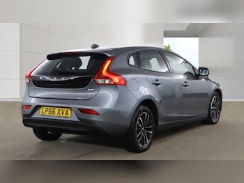 Used Volvo V40 2017 for sale - 78387610: Photo