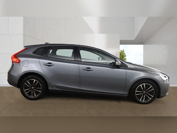Used Volvo V40 2017 for sale - 78387610: Photo